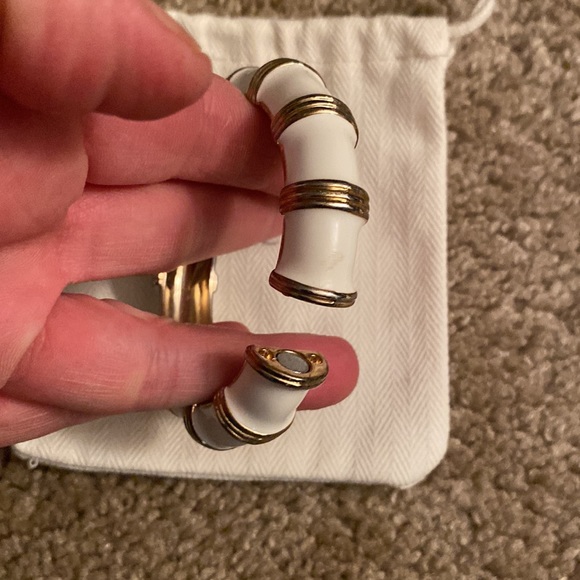 Metal, magnet clasp bangle - Picture 2 of 3